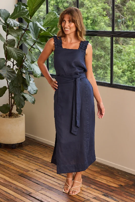 Claire Linen Summer Top in Navy